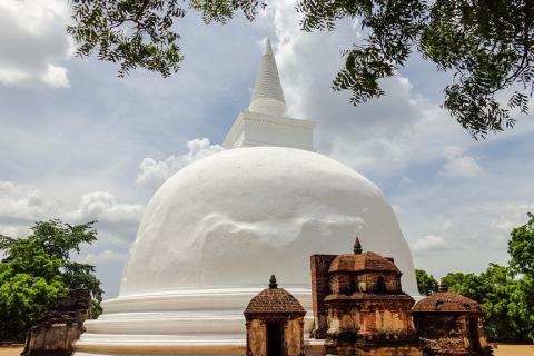 Entdecken Sie Kiri Vehera Polonnaruwa